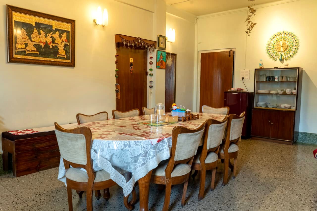 The dining room, one long table